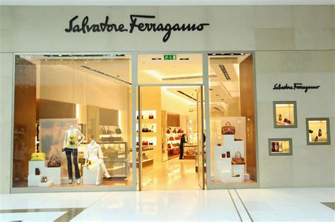 salvatore Ferragamo outlet store online